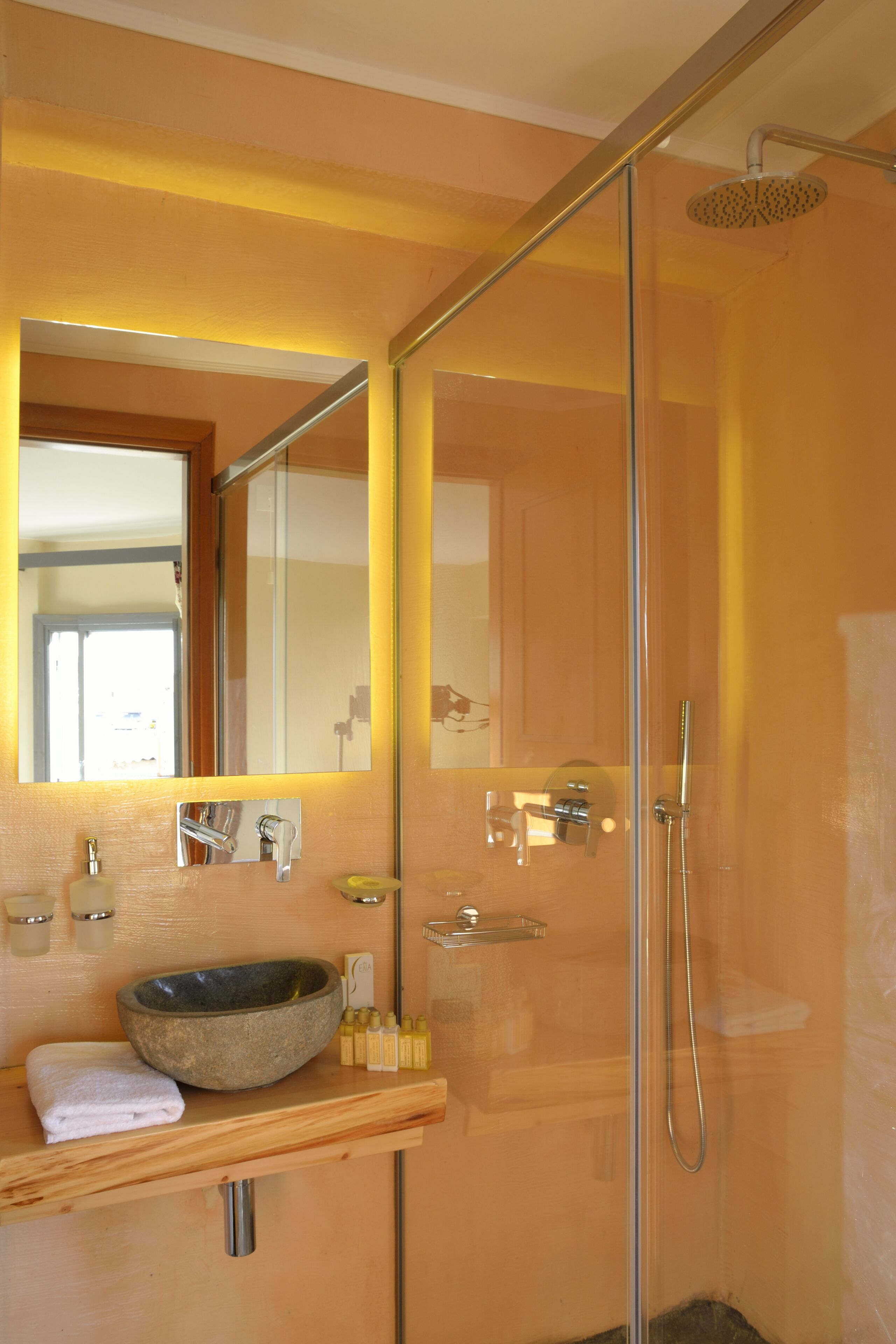 Photo - Elia Kentron