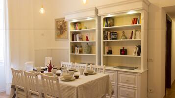 Camera familiare (Private External Bathroom) | Pasti in camera
