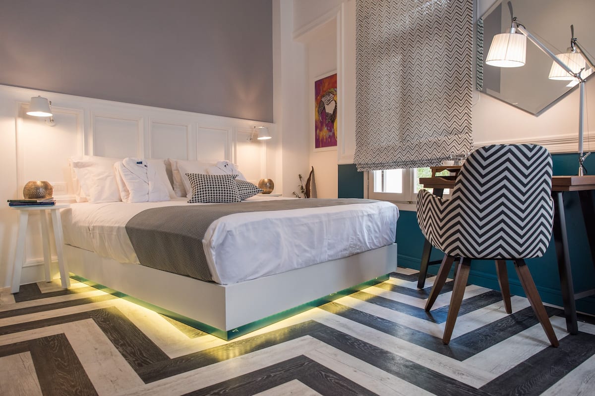 Coffres-forts dans les chambres, bureau, chambres insonorisées