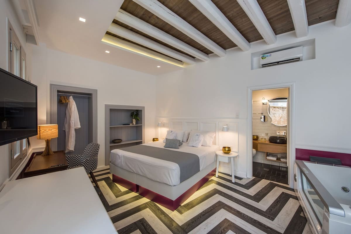 Coffres-forts dans les chambres, bureau, chambres insonorisées