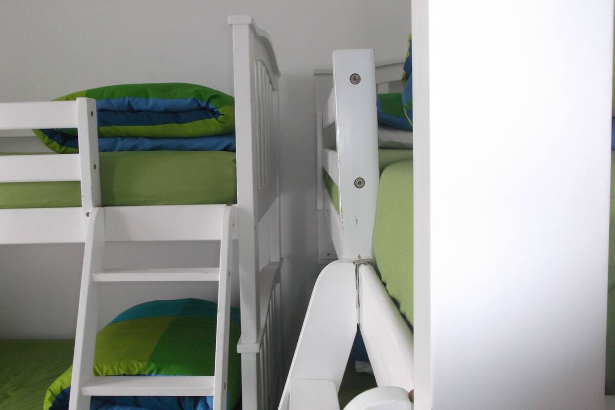 Shared Dormitory, Mixed Dorm, Shared Bathroom (sleeps 4)