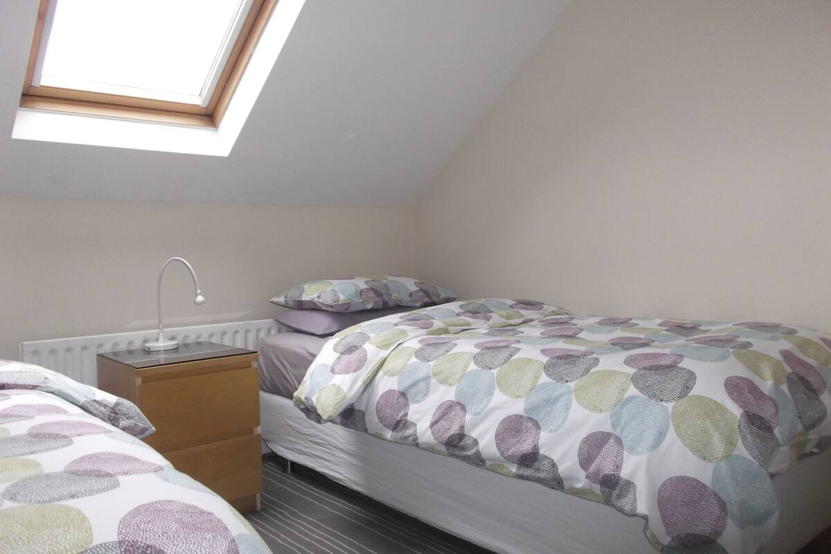 Twin Room, Shared Bathroom