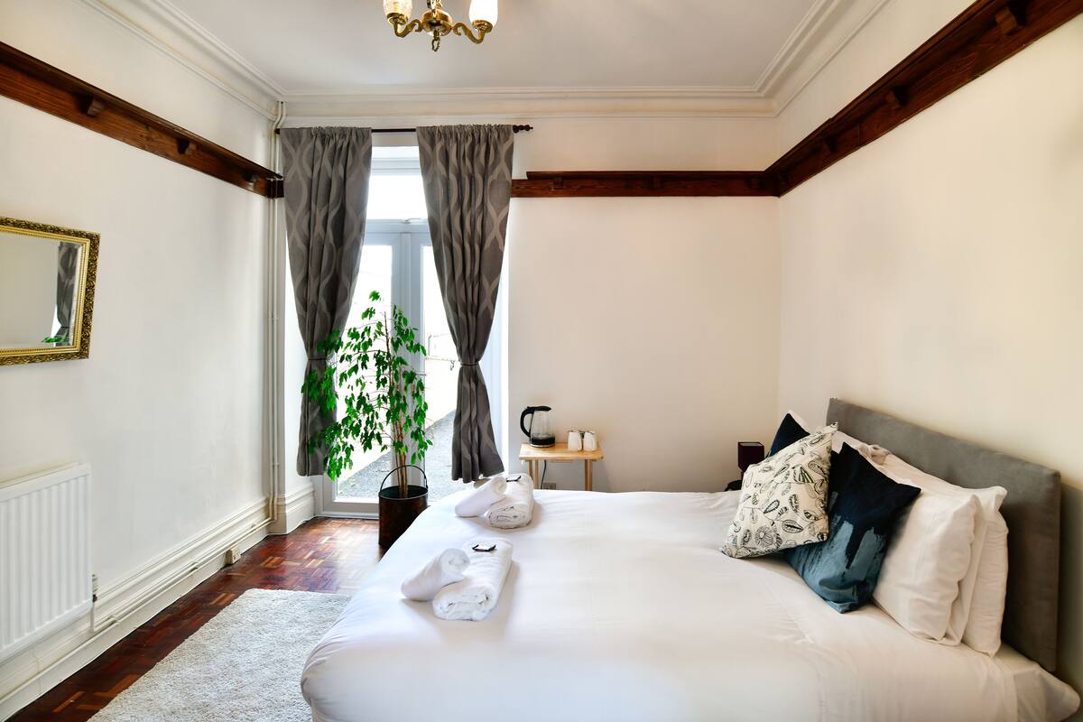 Tabla de planchar con plancha y wifi gratis