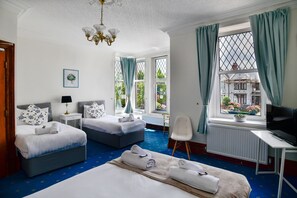 Room - Tree Tops Guest House (Neath)