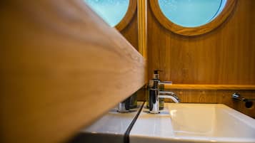 Cabaña, 1 habitación (Luxury Narrowboat) | 1 habitación y espacio para trabajar con laptop