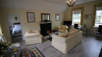 Cabin, 1 Bedroom | 1 bedroom, premium bedding, iron/ironing board, free WiFi
