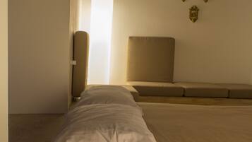 1 Schlafzimmer, individuell dekoriert, individuell eingerichtet