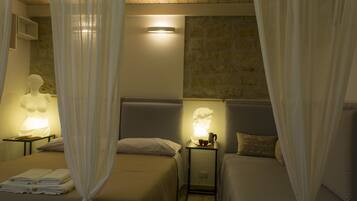 1 Schlafzimmer, individuell dekoriert, individuell eingerichtet