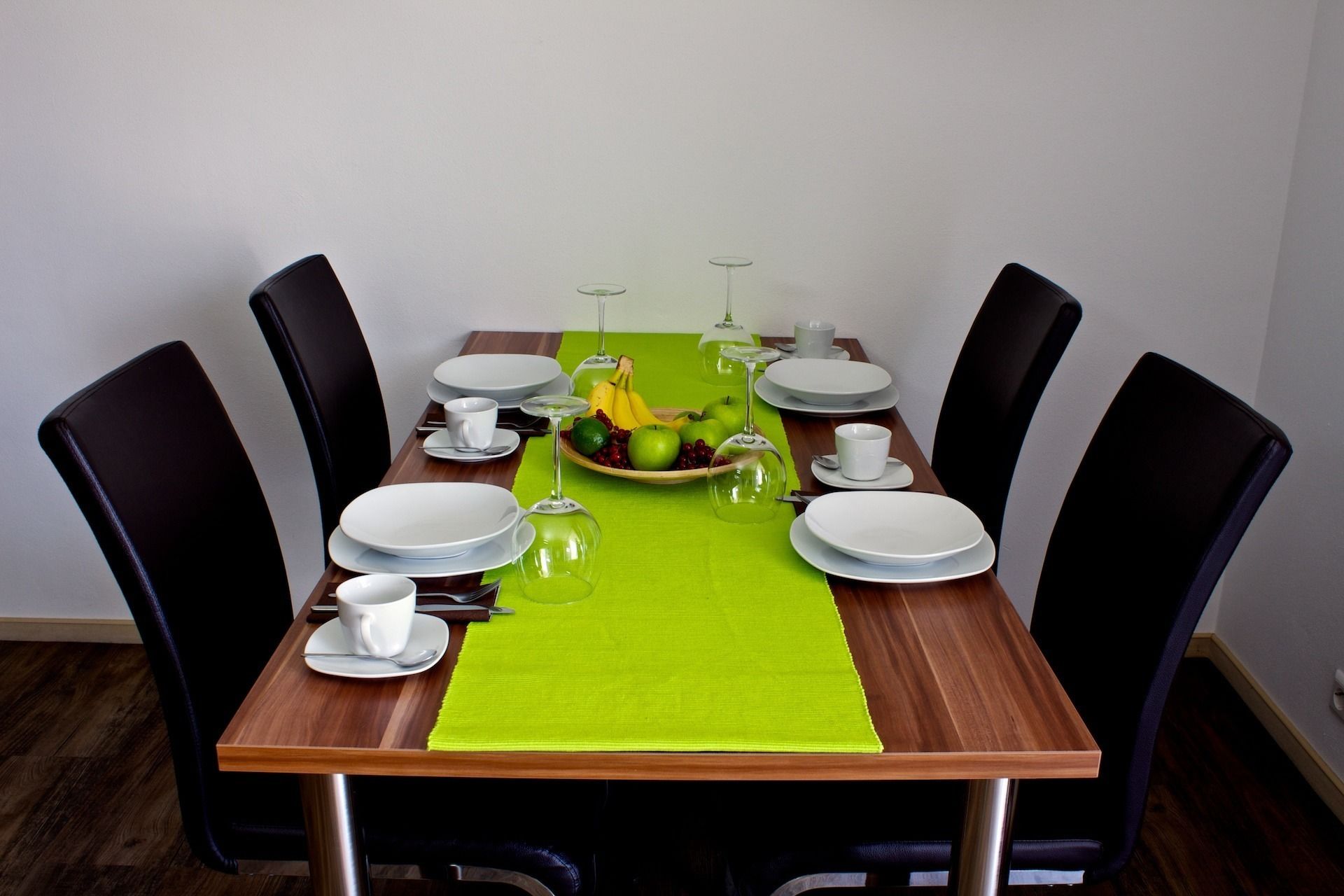 apartment, 2 bedrooms, balcony | in-room dining