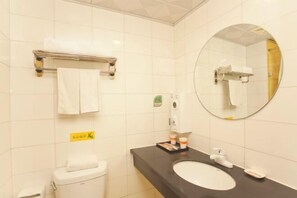 Bathroom - Home Inn (Beijing Guozhan Sanyuanqiao) (Beijing)