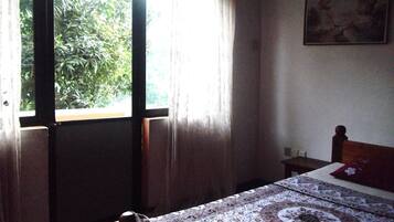Desk, free WiFi, bed sheets