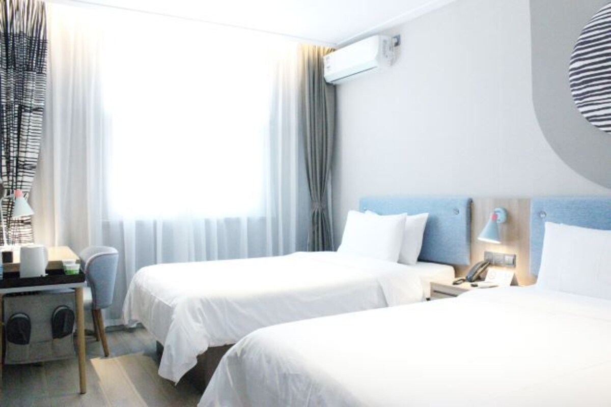 Guestroom (2 beds)