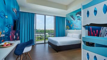 Bureau, fer et planche à repasser, lits bébé (gratuits), Wi-Fi gratuit