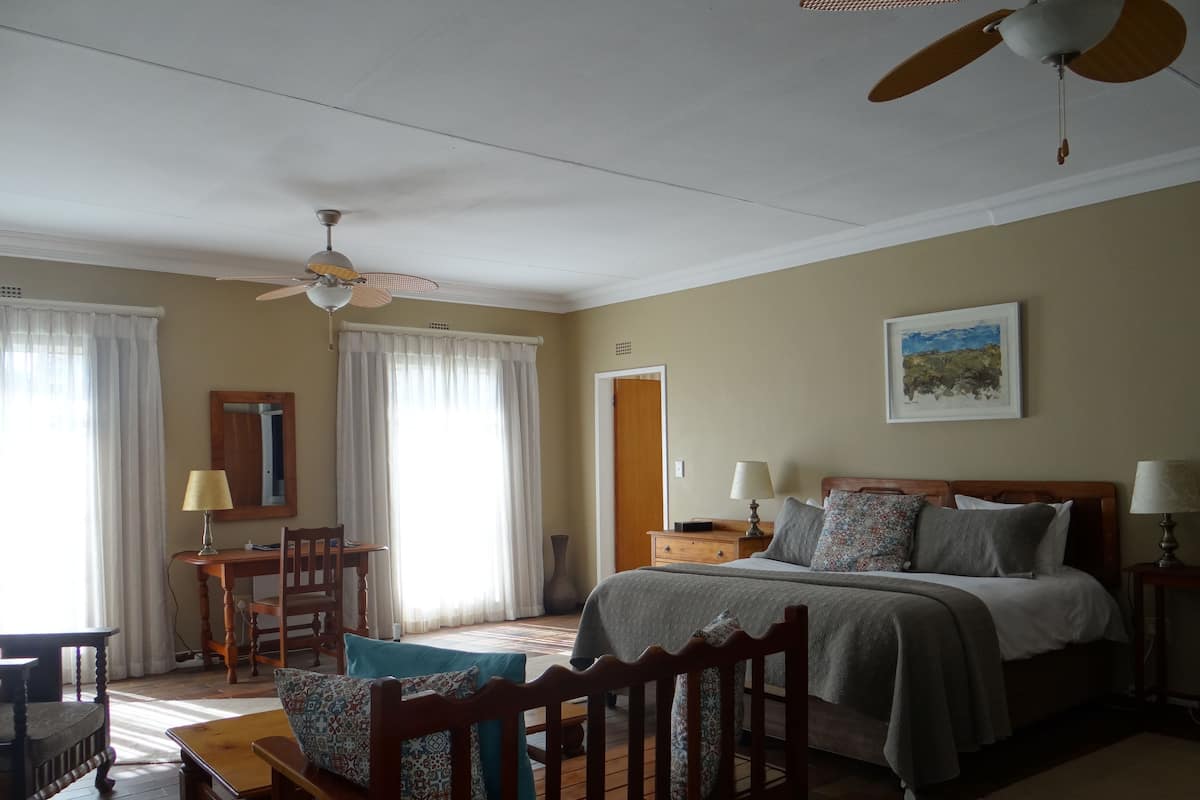 Premium Triple Room, 1 Bedroom, Non Smoking, Hill View (Prima Room) | 14 bedrooms, Egyptian cotton sheets, premium bedding, in-room safe