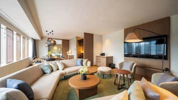 Grand Suite, Multiple Beds, Non Smoking, River View