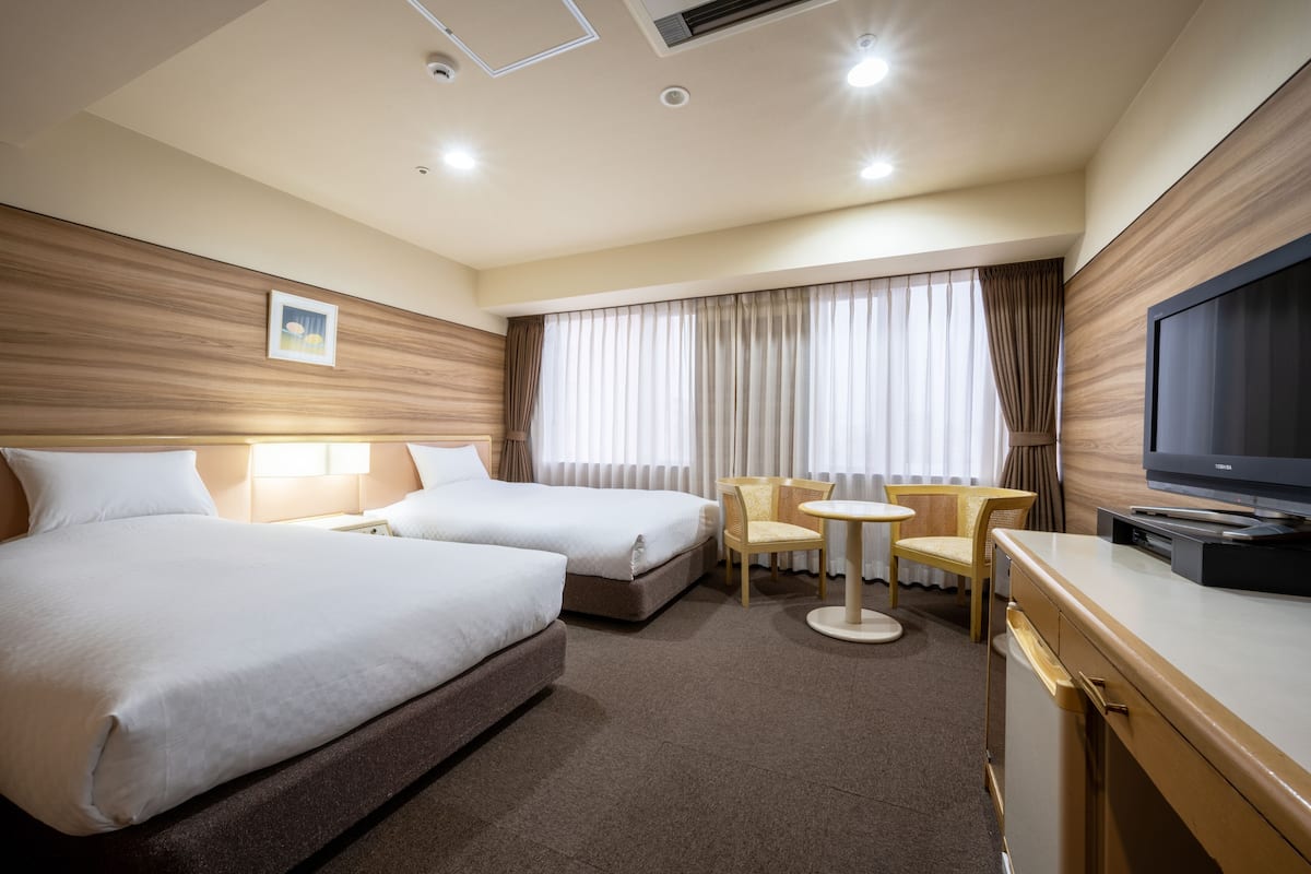 Desk, free WiFi, bed sheets