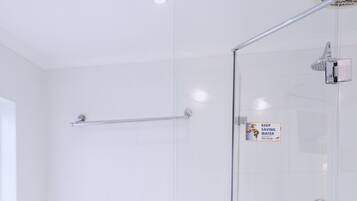 Mandela room | Bathroom