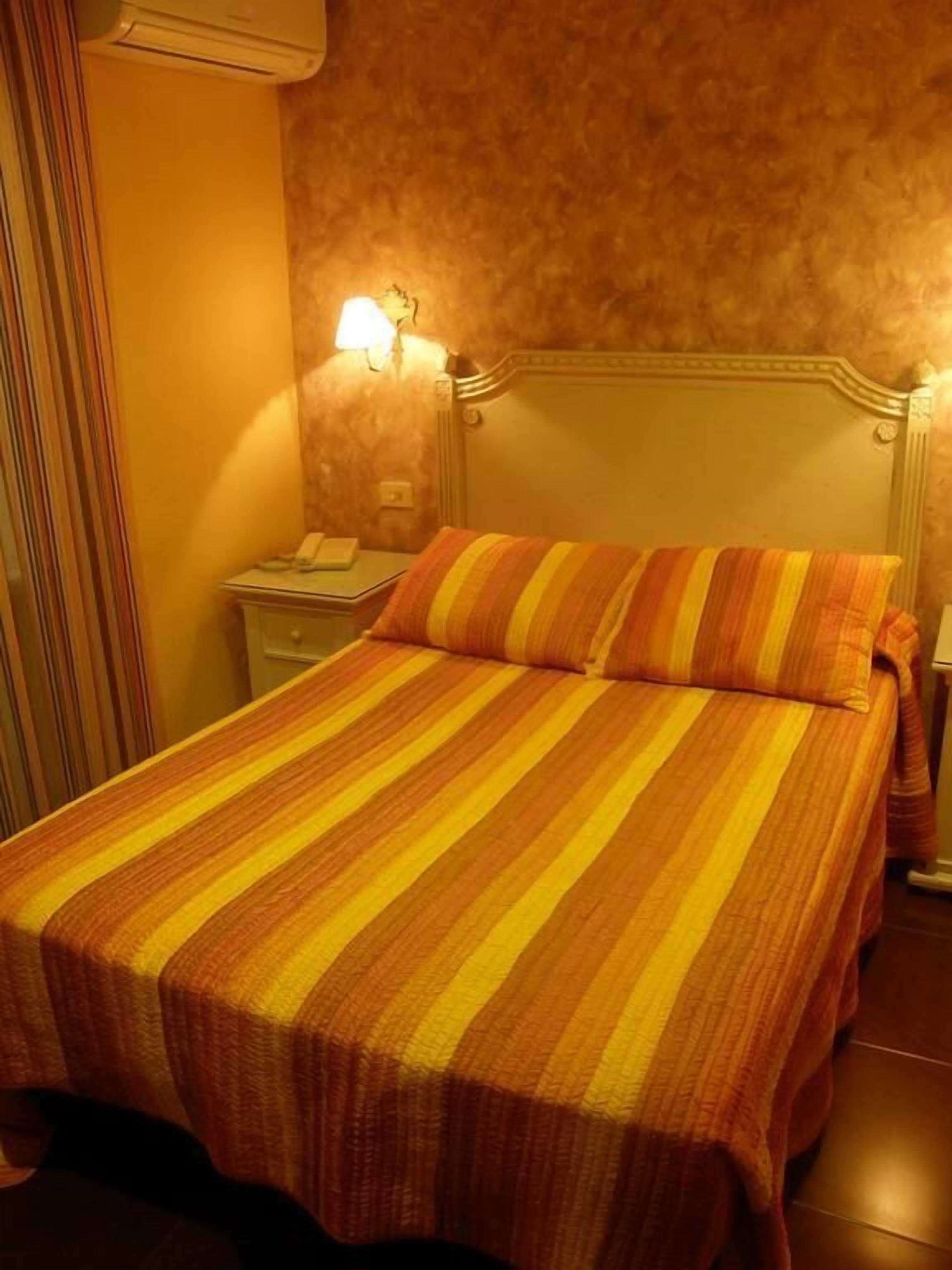 Foto - Hostal Goya Suites