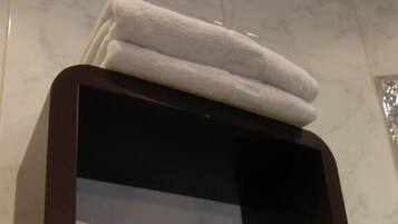 Habitación cuádruple | Baño