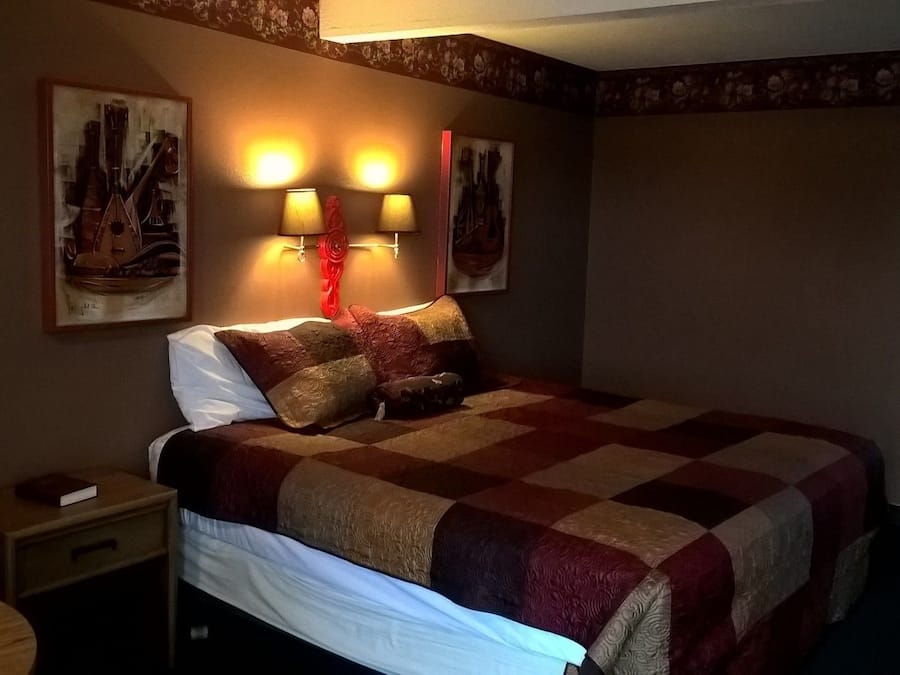 Deluxe Room, 1 King Bed, Refrigerator & Microwave | Premium bedding, desk, soundproofing, free WiFi