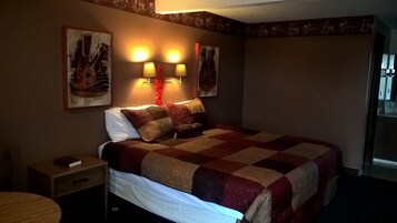 Ropa de cama de alta calidad, escritorio y sistema de insonorización 