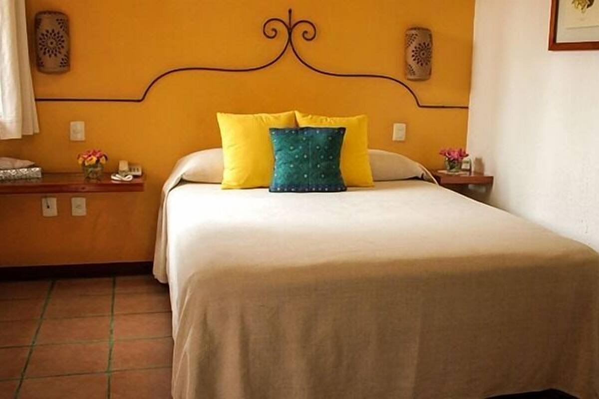 In-room safe, cribs (free), WiFi (free)
