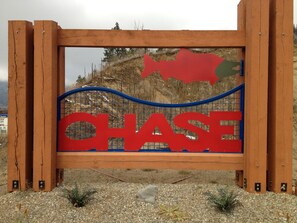 Property grounds - Overlander Motel (Chase)