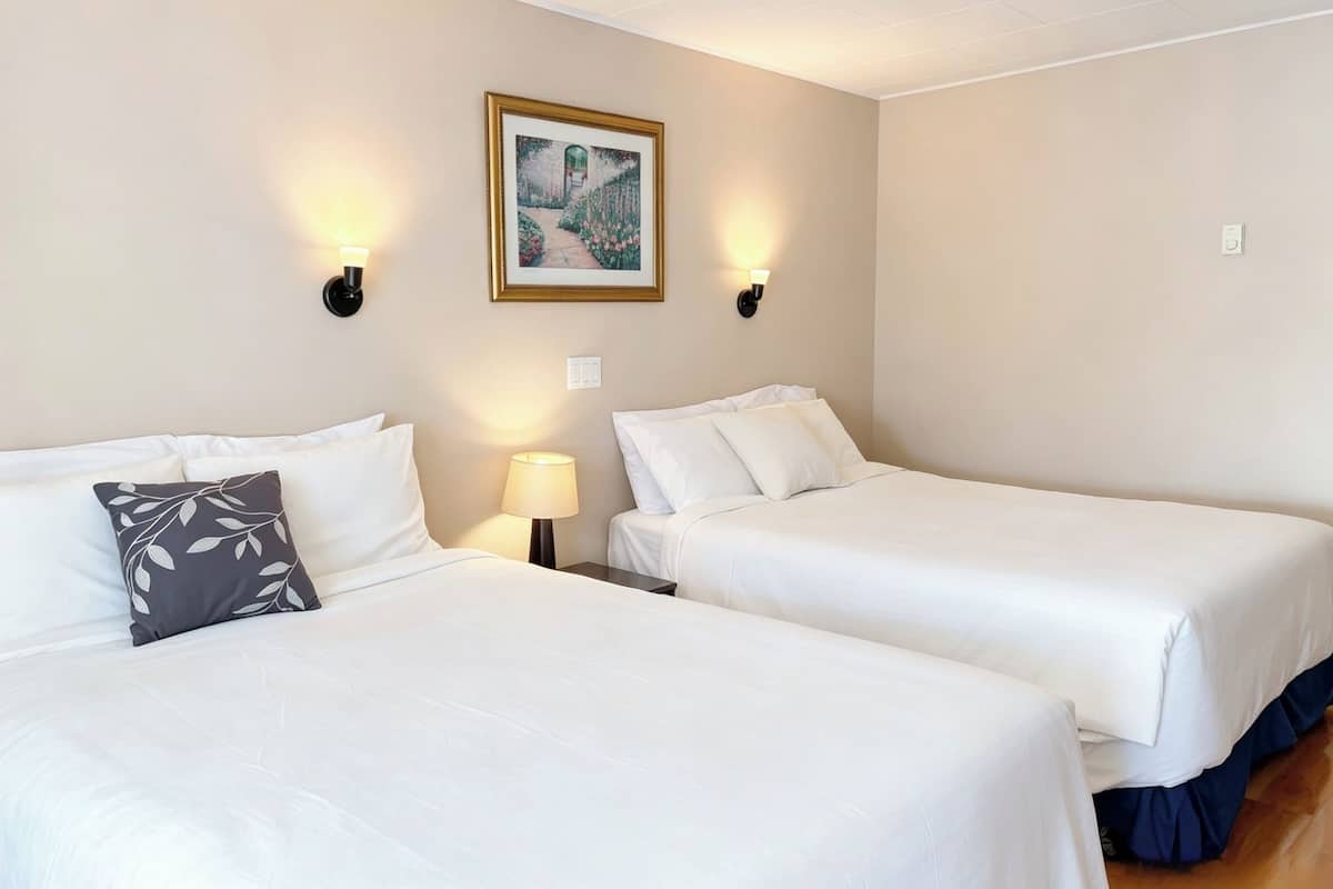 2 Queen Beds