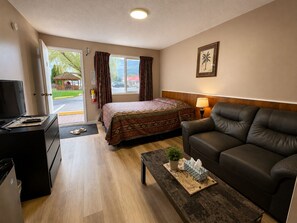 Standard Double Room, 1 Queen Bed | Living area - Overlander Motel (Chase)
