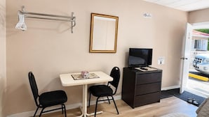 Superior Room, Multiple Beds | WiFi (free), bed sheets - Overlander Motel (Chase)