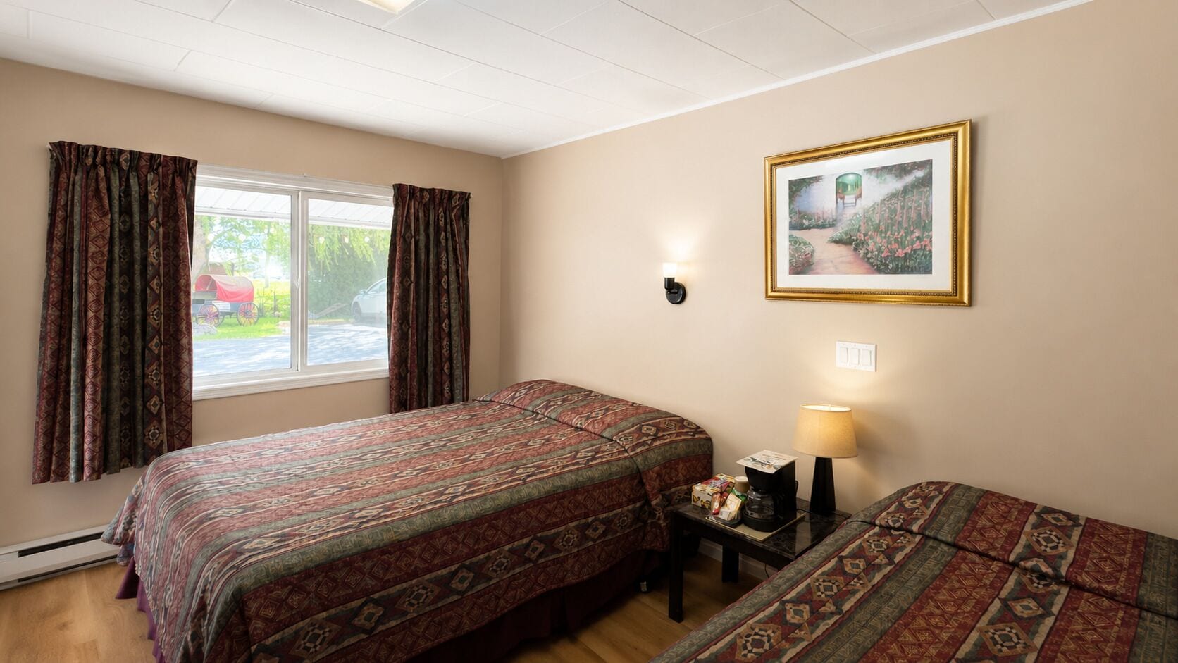 Kamer, 2 queensize bedden | Gratis wifi, beddengoed