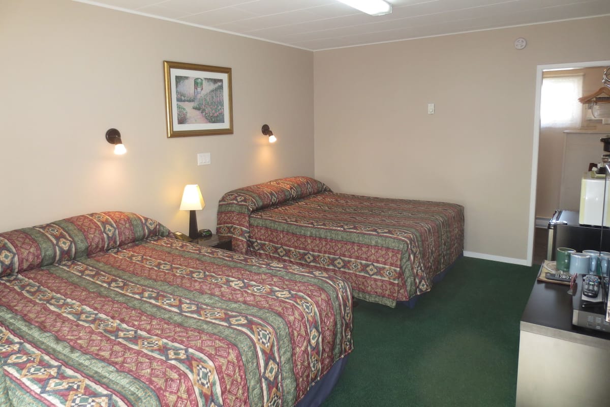 2 Queen Beds