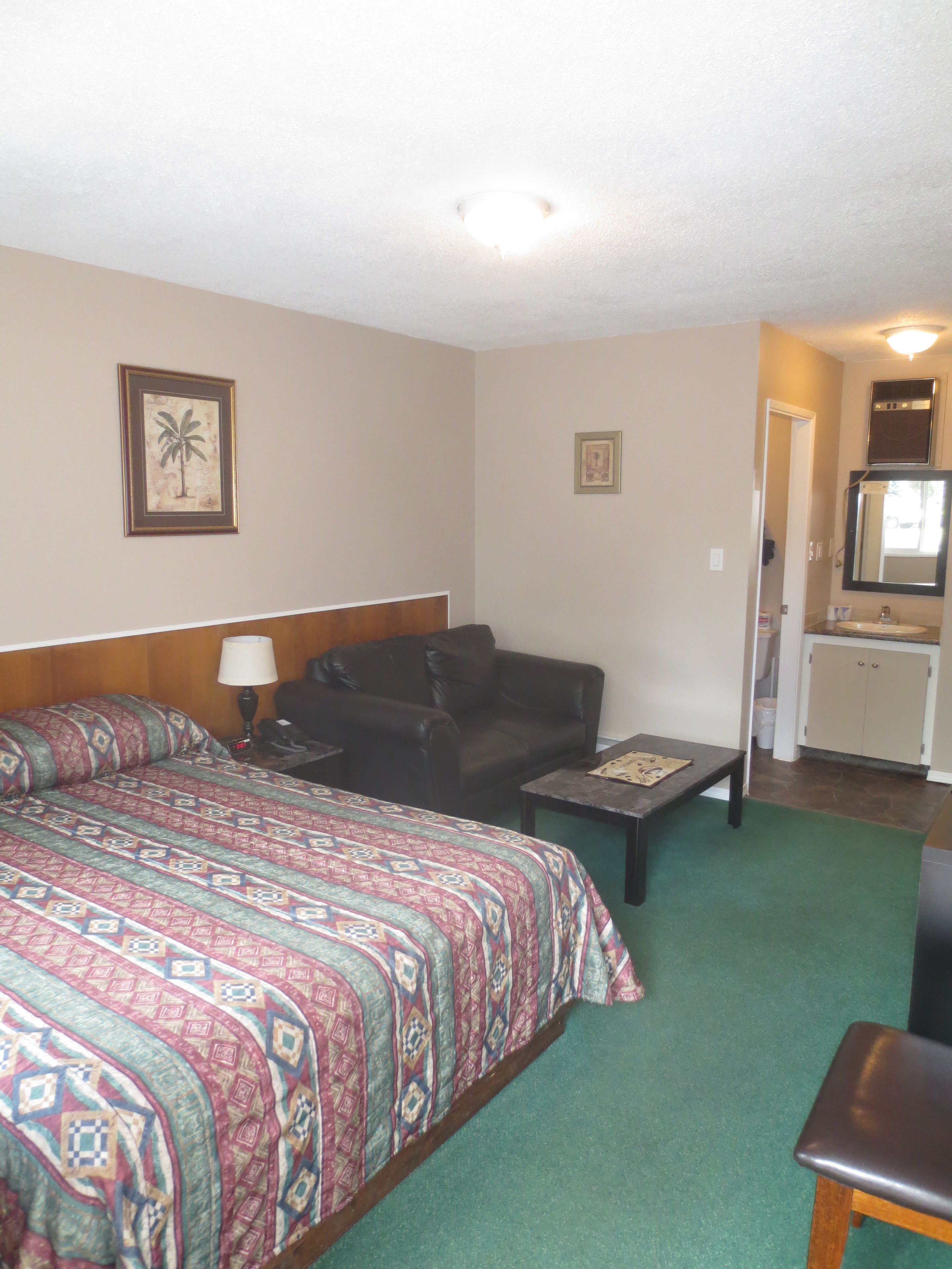 スタンダード ダブルルーム クイーンベッド 1 台 | WiFi (無料)、ベッドシーツ