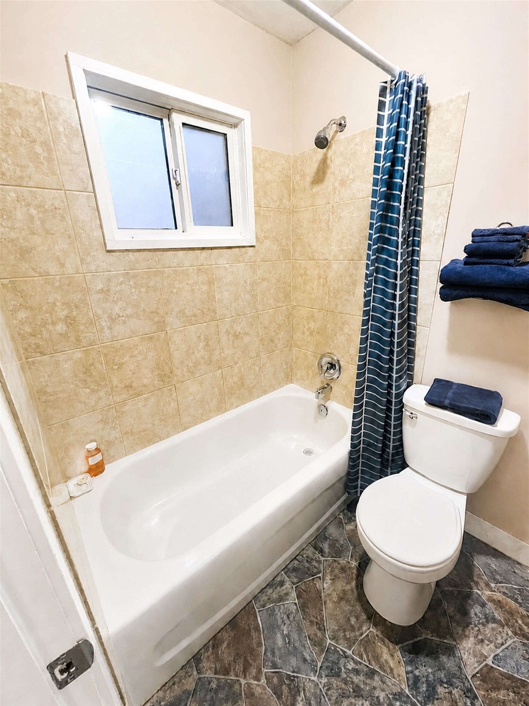 Deluxe Room, 2 Queen Beds | WiFi (free), bed sheets