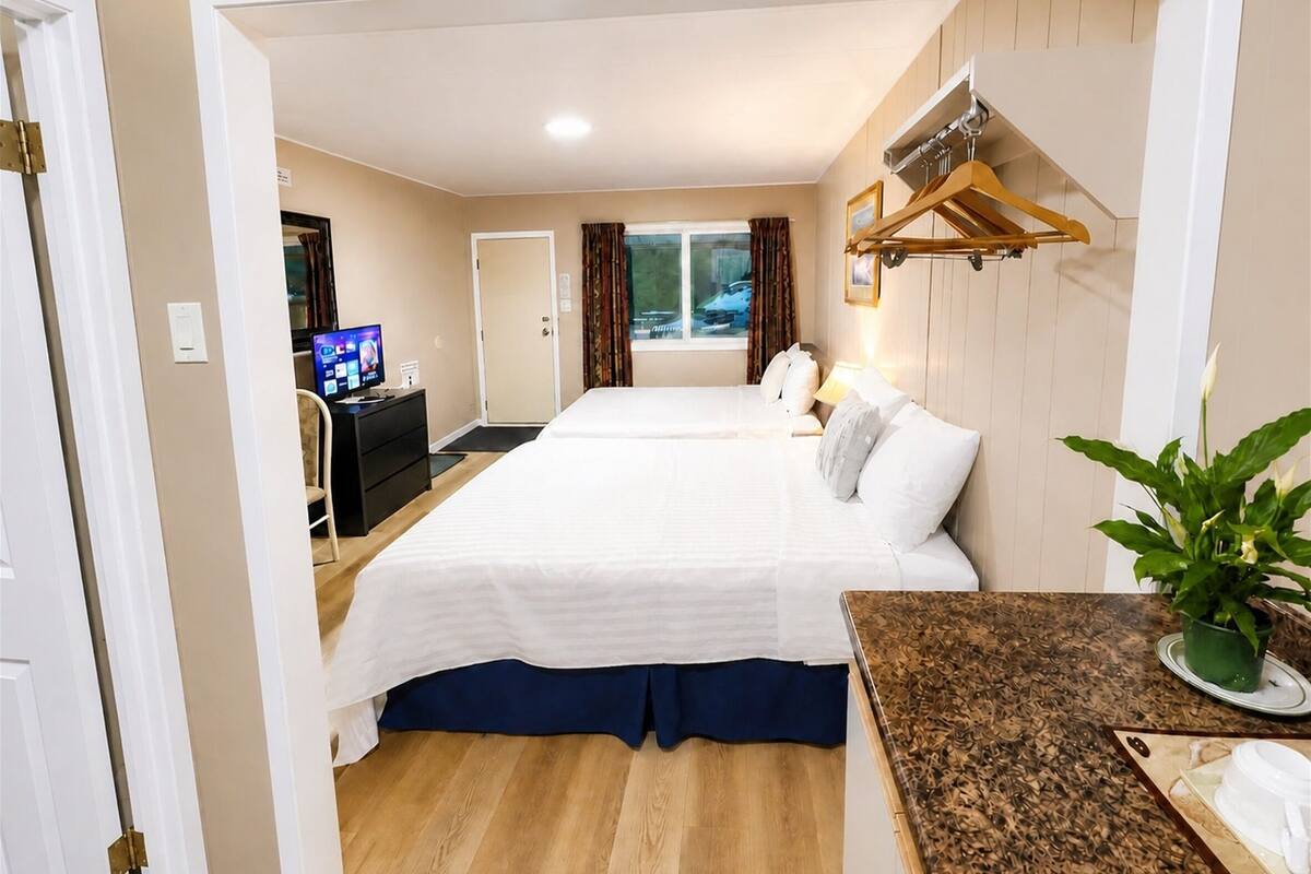 Deluxe Room, 2 Queen Beds
