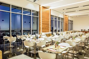 Breakfast, lunch and dinner served - Fiesta Inn Pachuca Gran Patio (Pachuca)