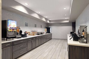 Colazione a buffet inclusa, servita tutte le mattine 