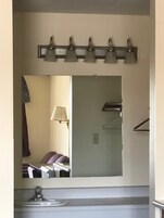 Desk, soundproofing, free WiFi