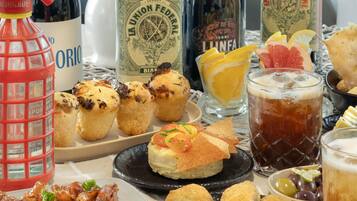 Daily buffet breakfast for a fee