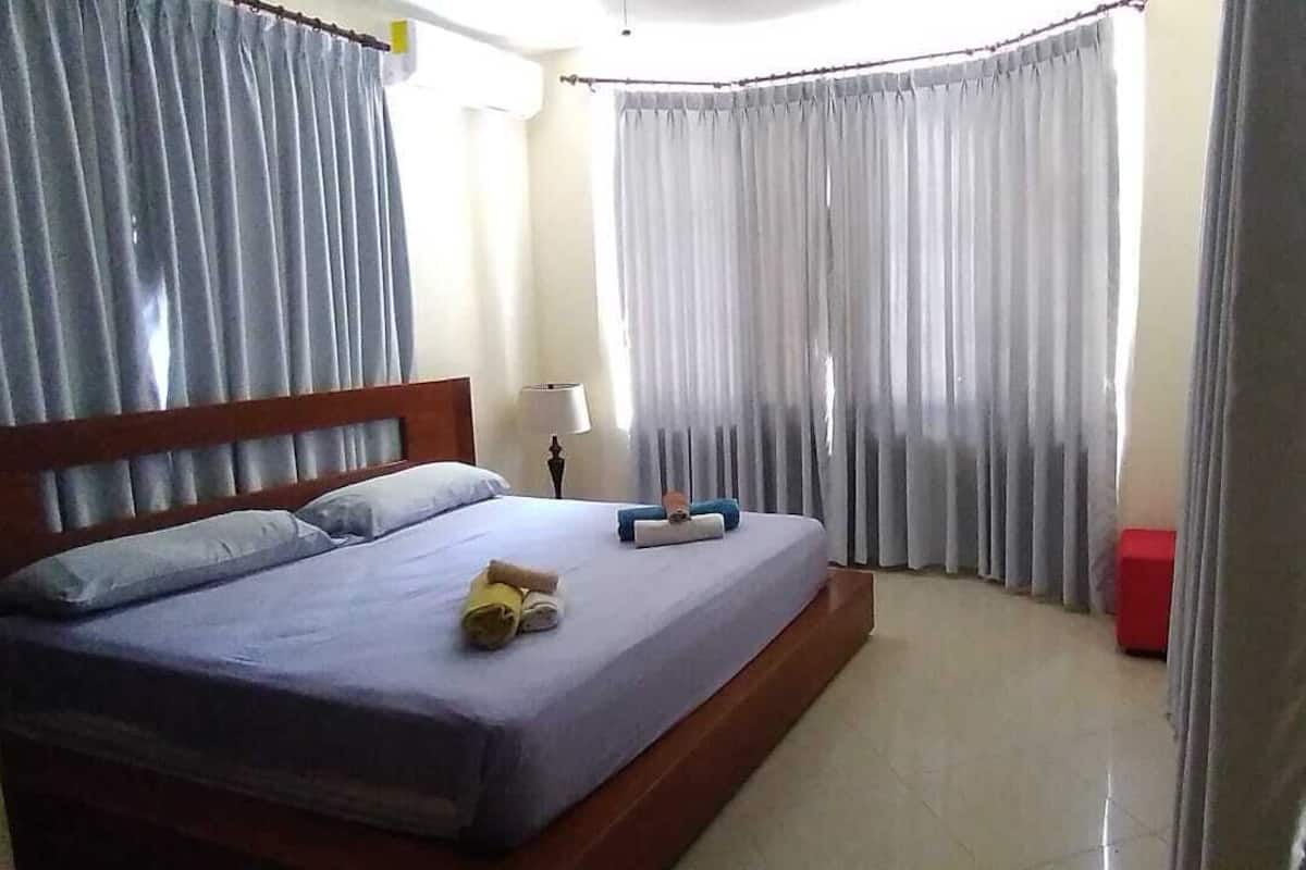 Small Room | Blackout drapes, free WiFi, bed sheets