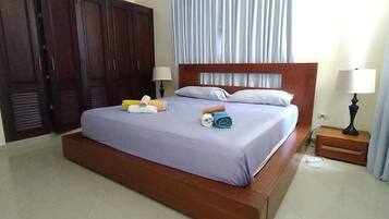 Small Room | Mörkläggningsgardiner, gratis wi-fi och sängkläder