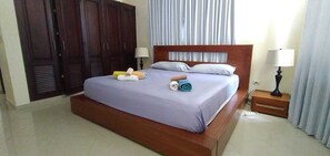 Small Room | Blendingsgardiner, wi-fi (inkludert) og sengetøy