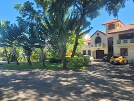Fachada de la propiedad