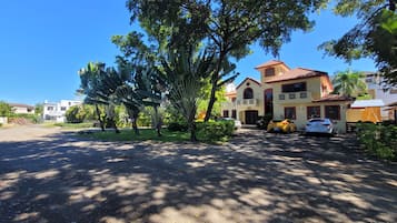 واجهة المنشأة