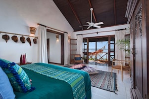 Ropa de cama de alta calidad y minibar