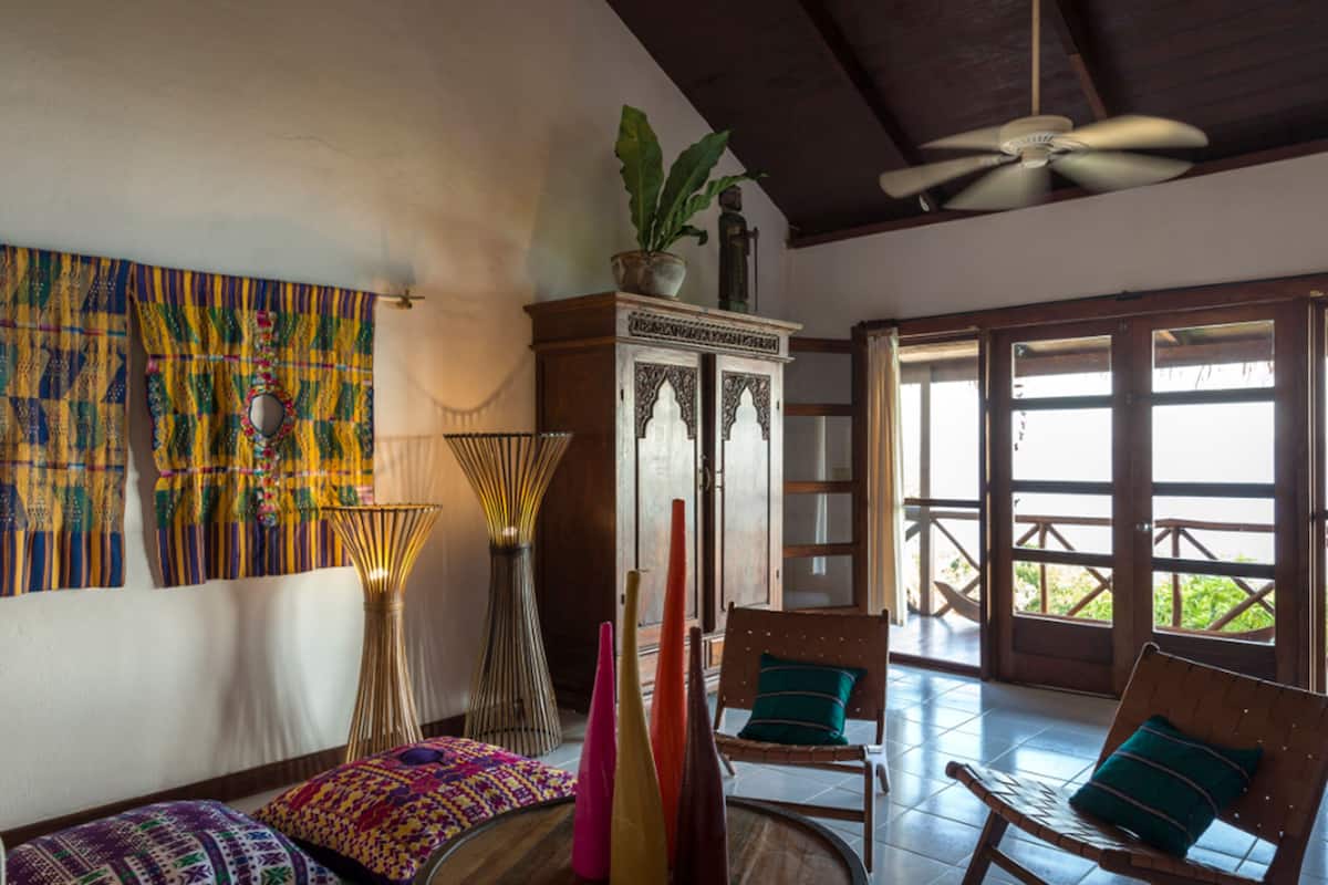 1 bedroom, premium bedding, minibar, in-room safe