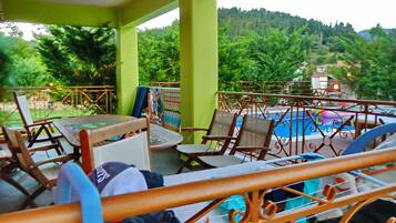 Villa, 3 Bedrooms | Terrace/patio