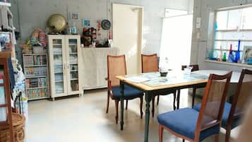 Coin salon dans le hall