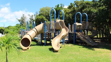 Children’s play area – outdoor
