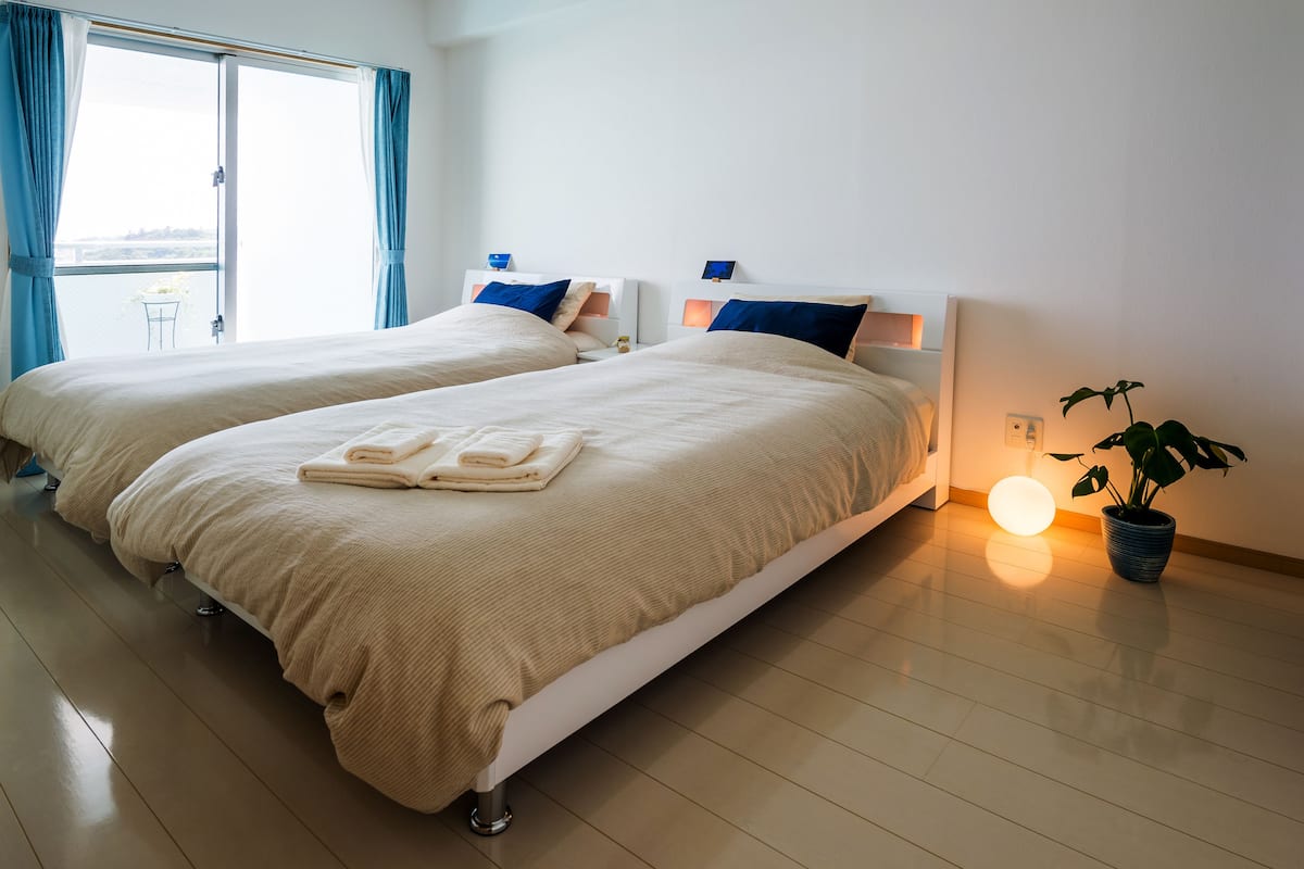 2 bedrooms, blackout curtains, free WiFi